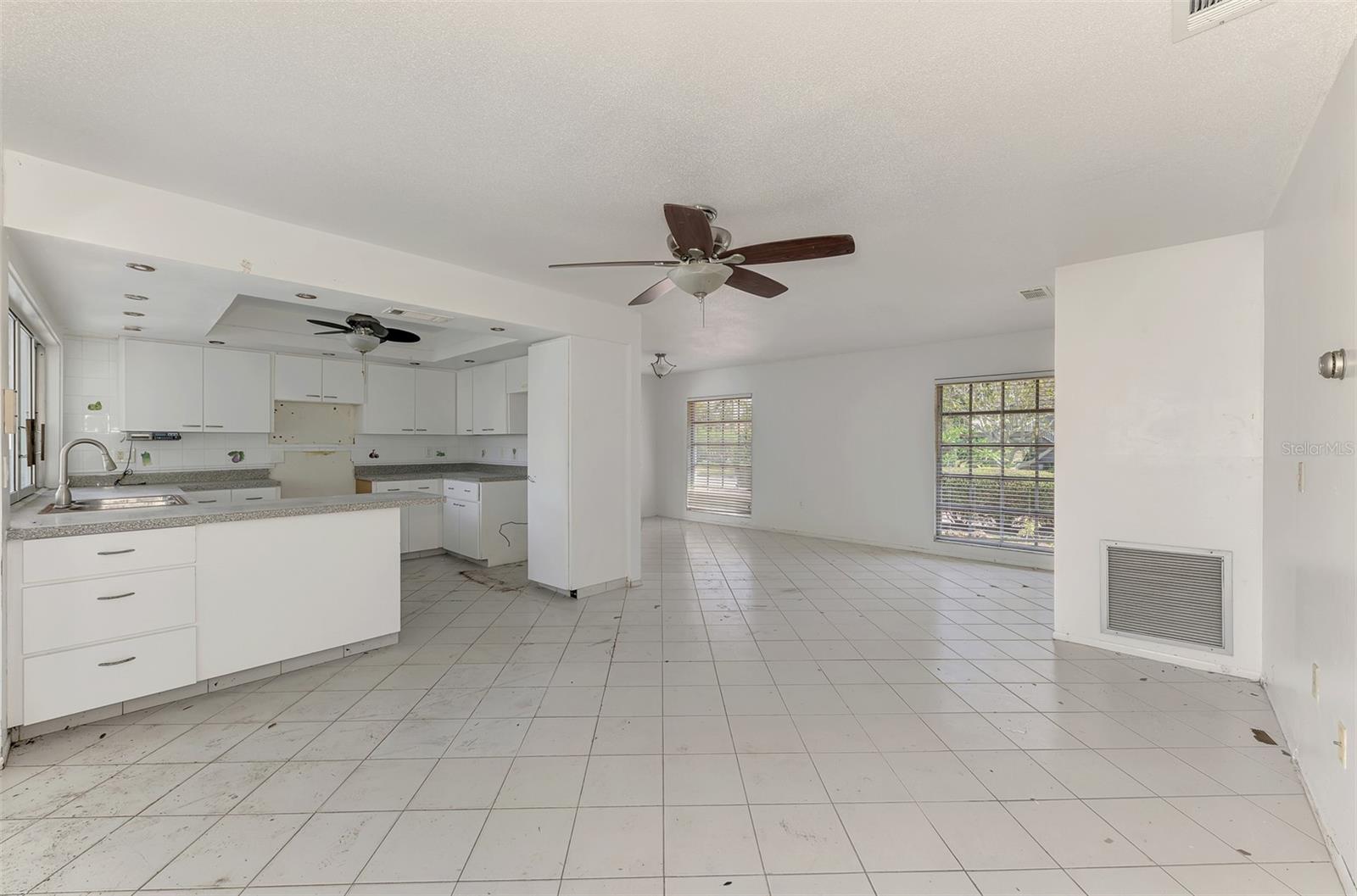 Image 8 of 24 For 568 Venice Lane