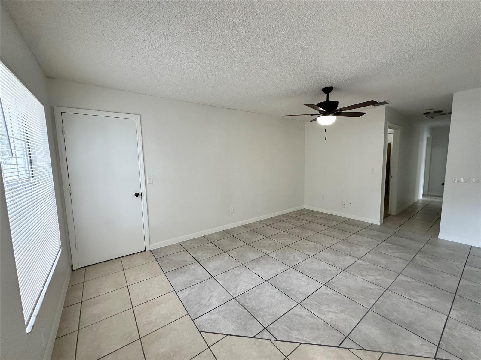 Image 3 of 18 For 463 Apopka Hills Circle