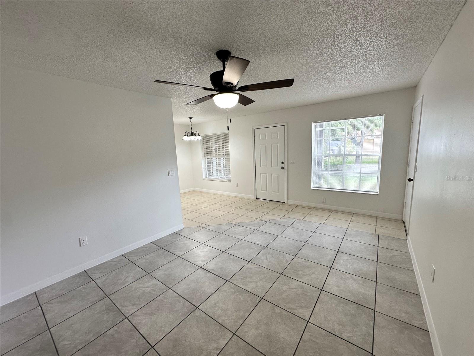 Image 4 of 18 For 463 Apopka Hills Circle