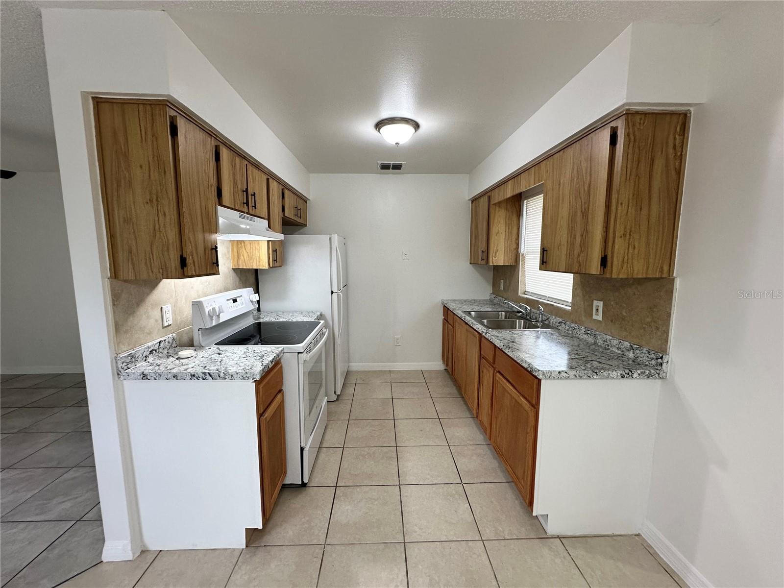 Image 7 of 18 For 463 Apopka Hills Circle