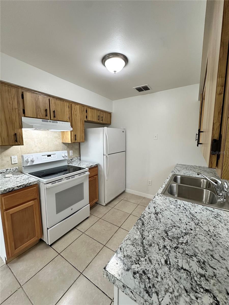 Image 8 of 18 For 463 Apopka Hills Circle