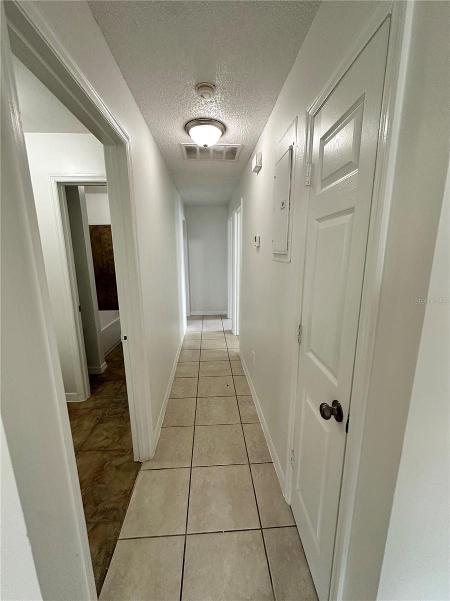 Image 9 of 18 For 463 Apopka Hills Circle