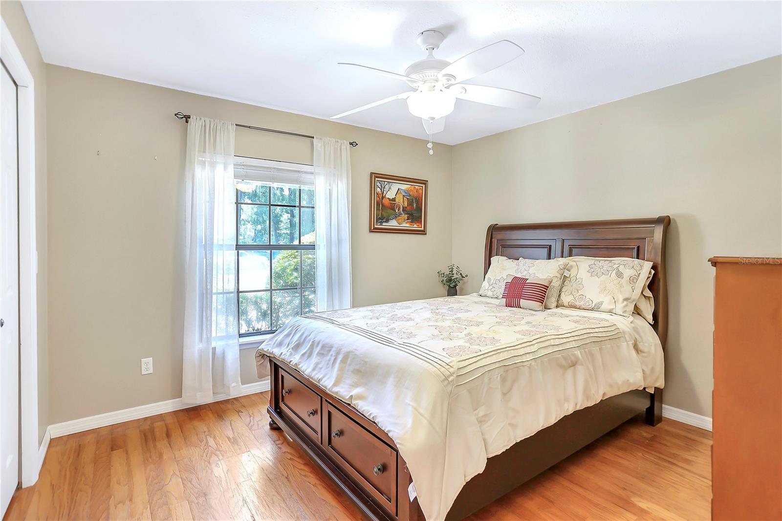 Image 20 of 43 For 205 White Dove Avenue
