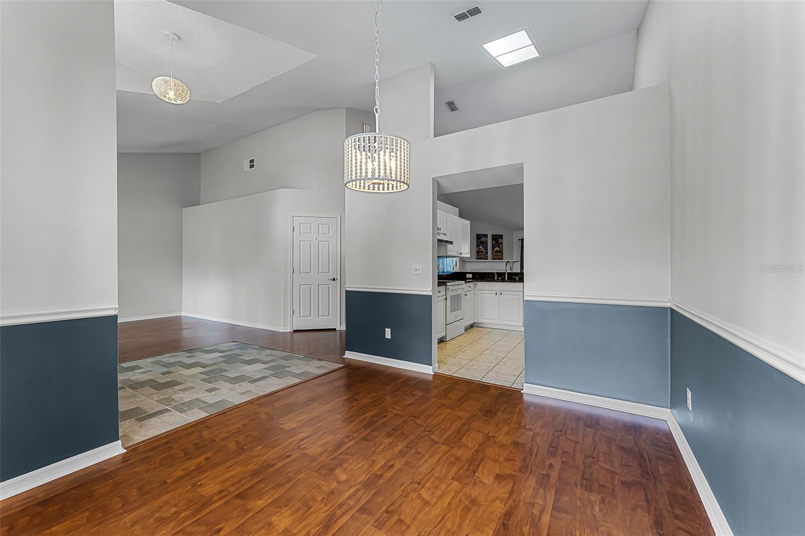 Image 10 of 35 For 1326 Hampshire Place Circle