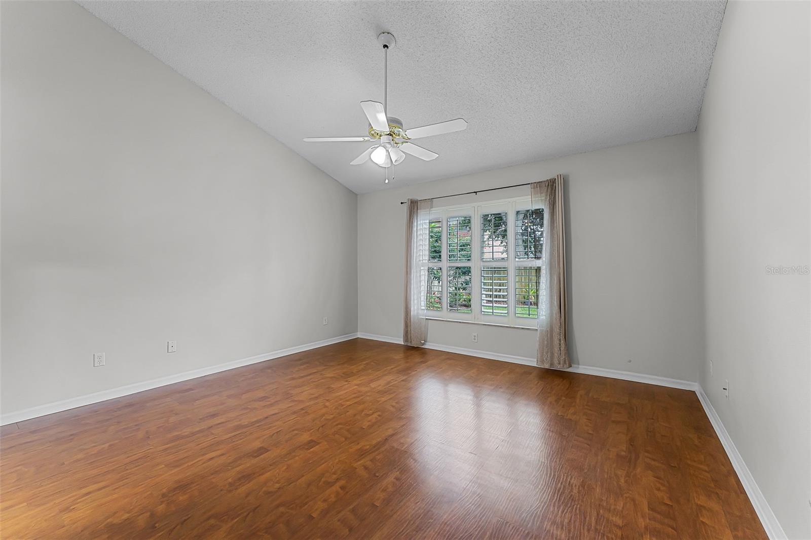 Image 20 of 35 For 1326 Hampshire Place Circle