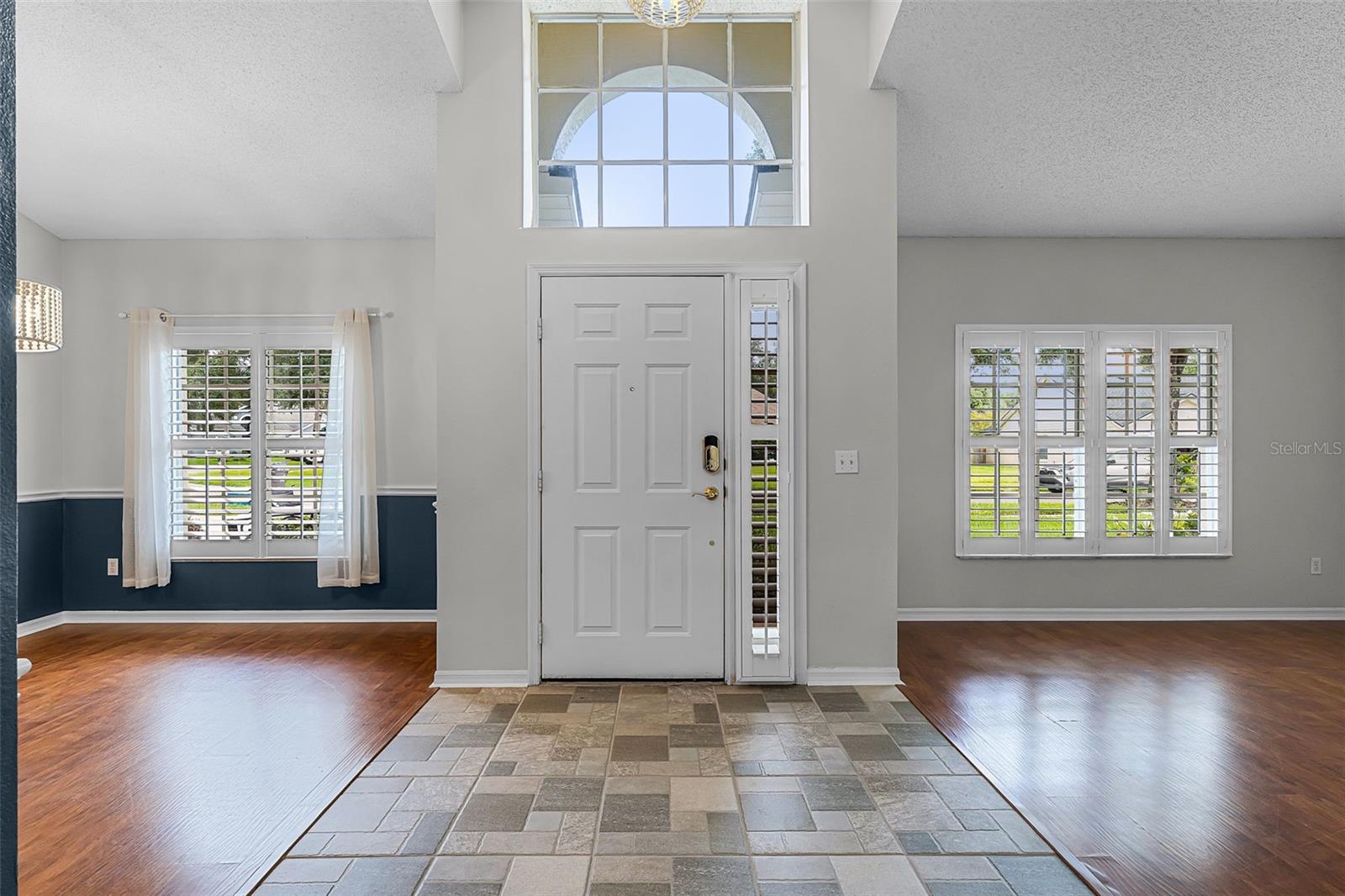 Image 3 of 35 For 1326 Hampshire Place Circle
