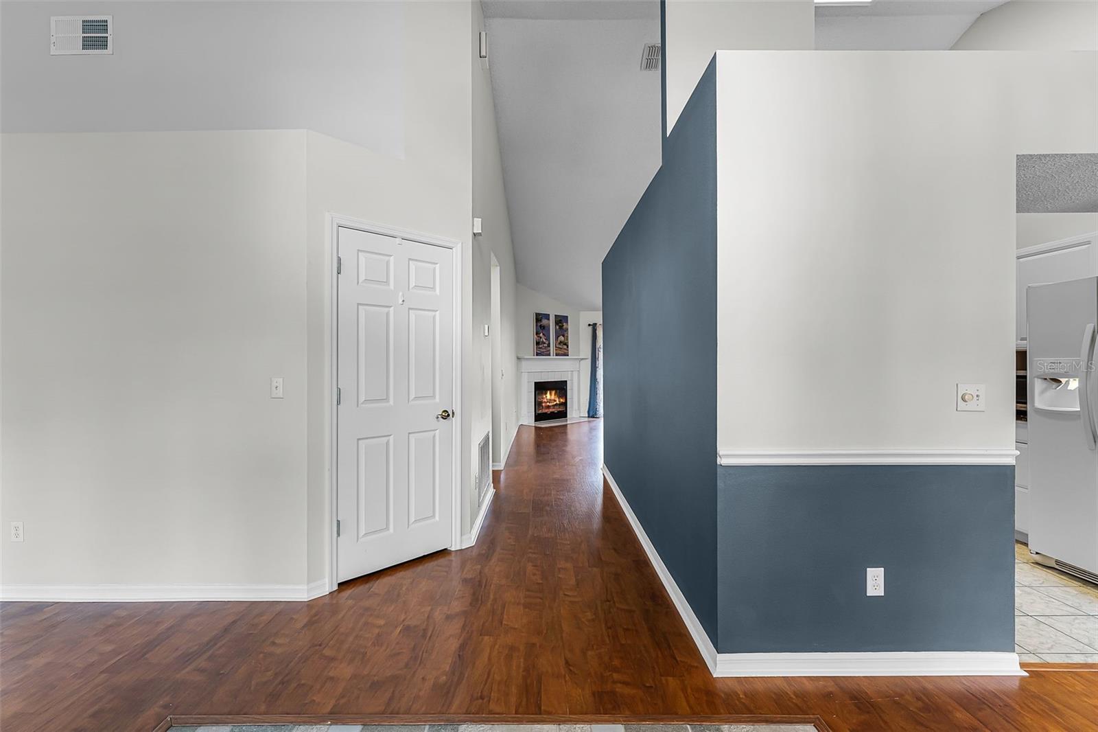 Image 4 of 35 For 1326 Hampshire Place Circle