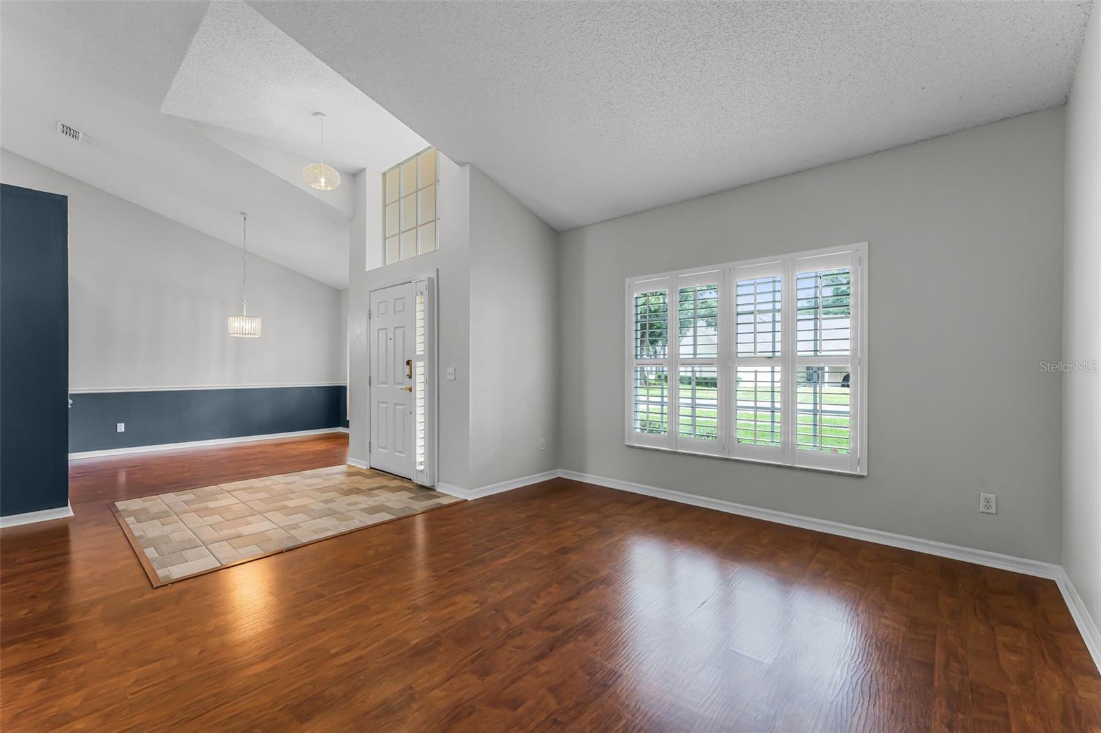 Image 6 of 35 For 1326 Hampshire Place Circle