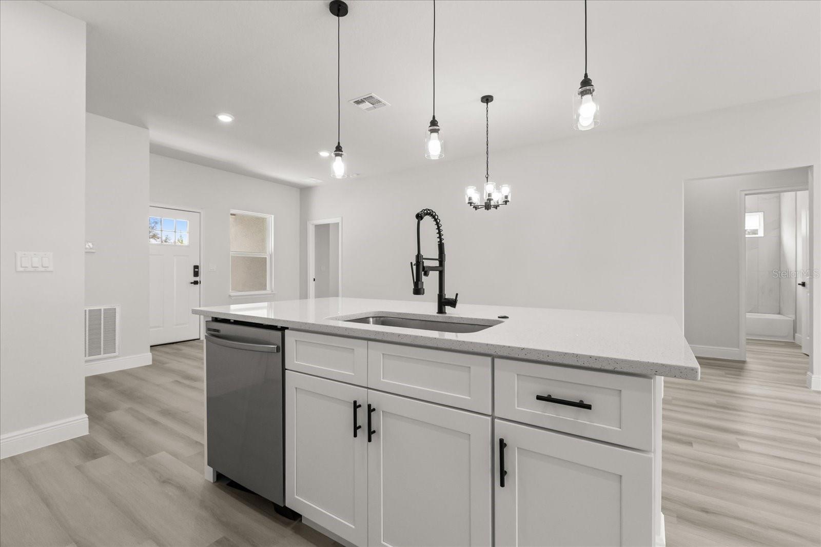 Image 16 of 33 For 1970 160th Place