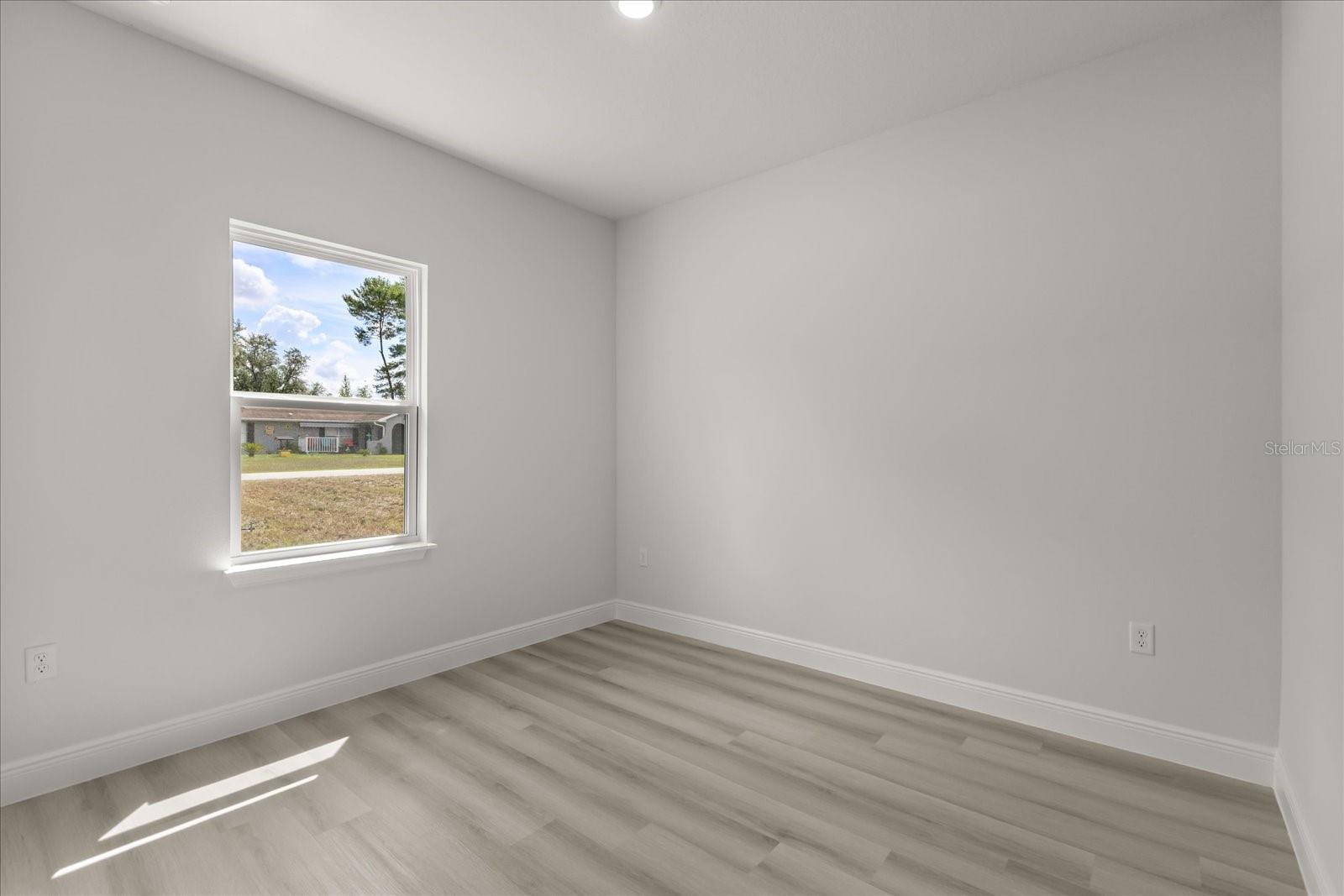 Image 18 of 33 For 1970 160th Place