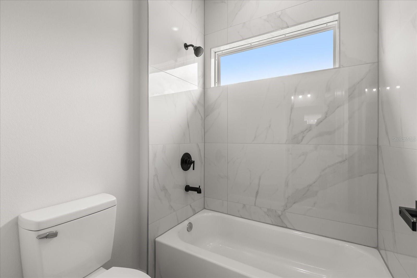 Image 21 of 33 For 1970 160th Place