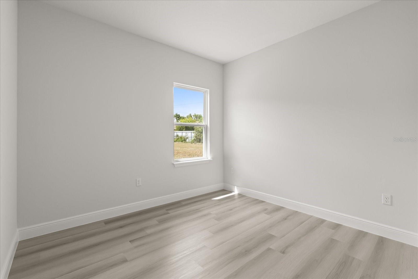 Image 24 of 33 For 1970 160th Place