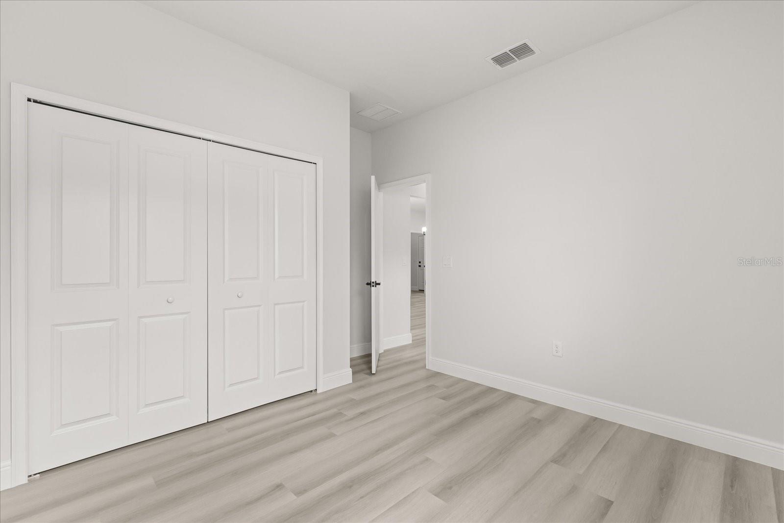 Image 25 of 33 For 1970 160th Place