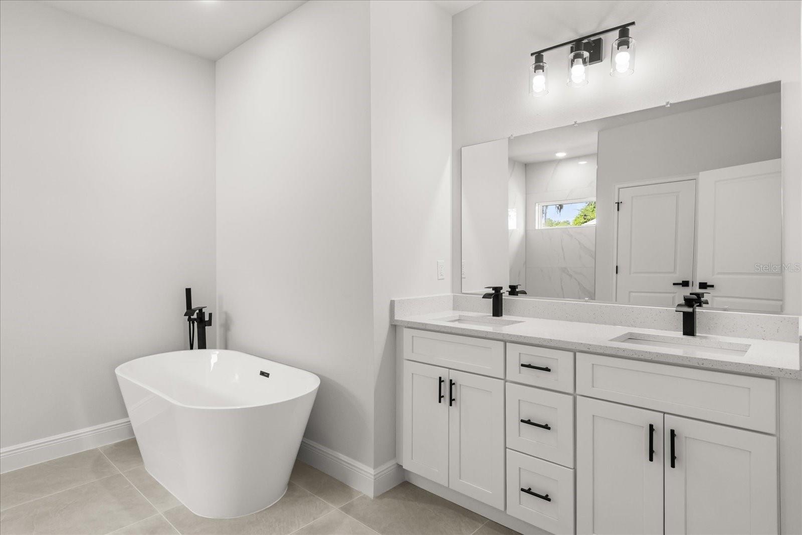 Image 29 of 33 For 1970 160th Place