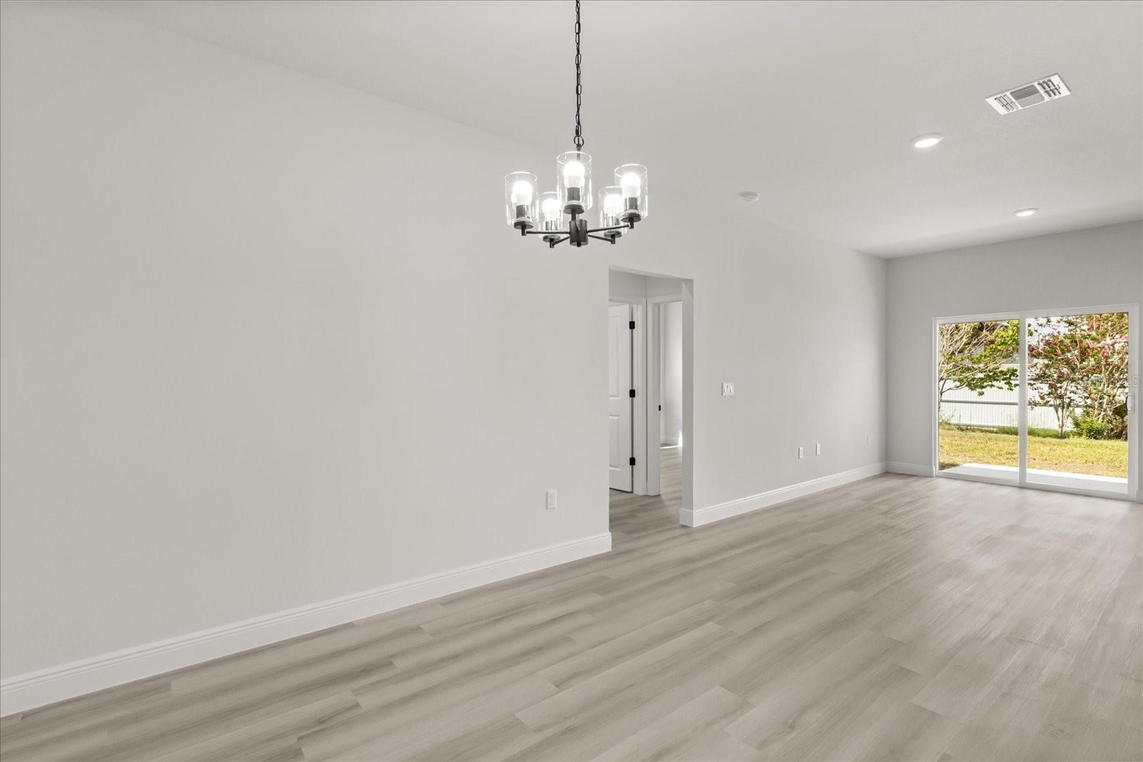 Image 7 of 33 For 1970 160th Place