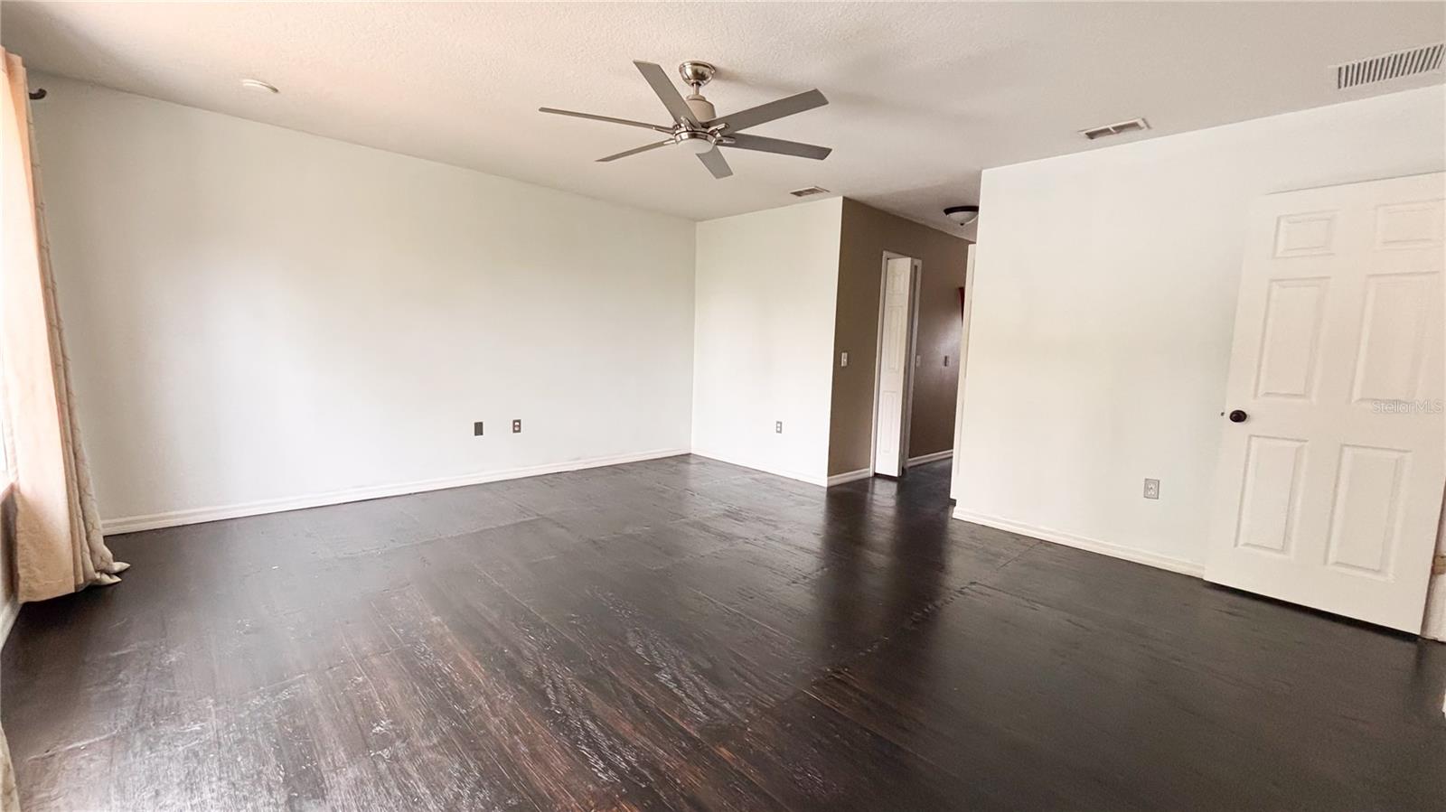Image 19 of 27 For 548 Big Sioux Court