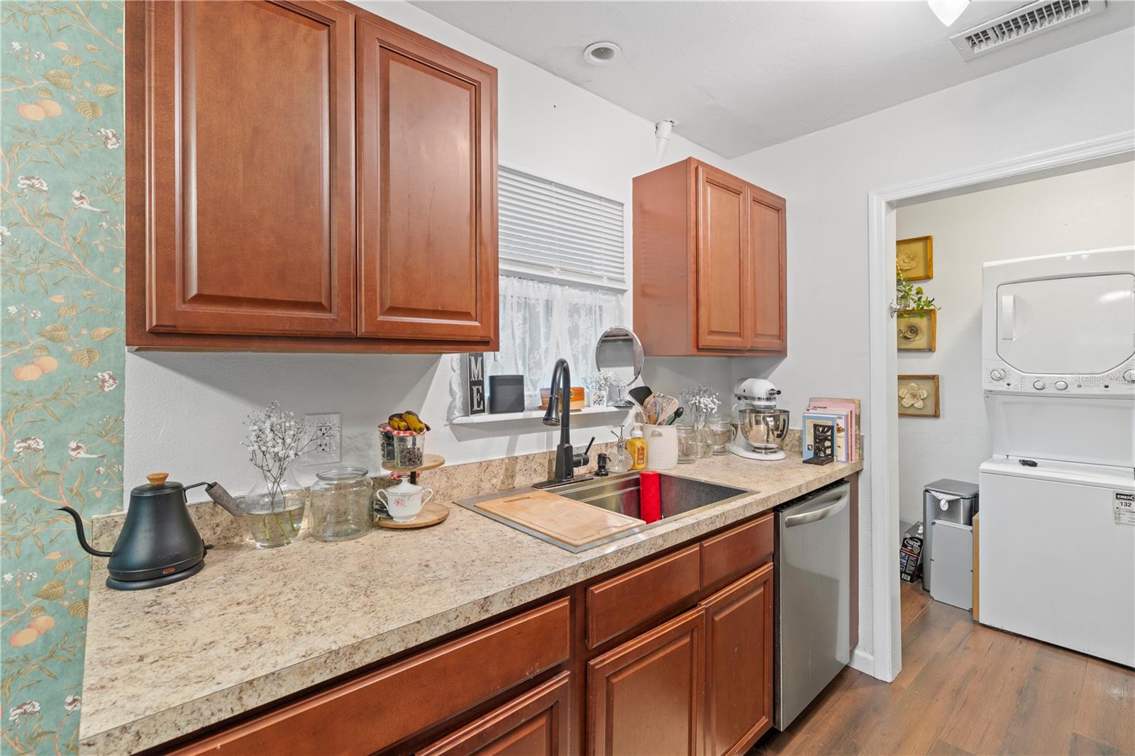 Image 9 of 34 For 805 20th Street