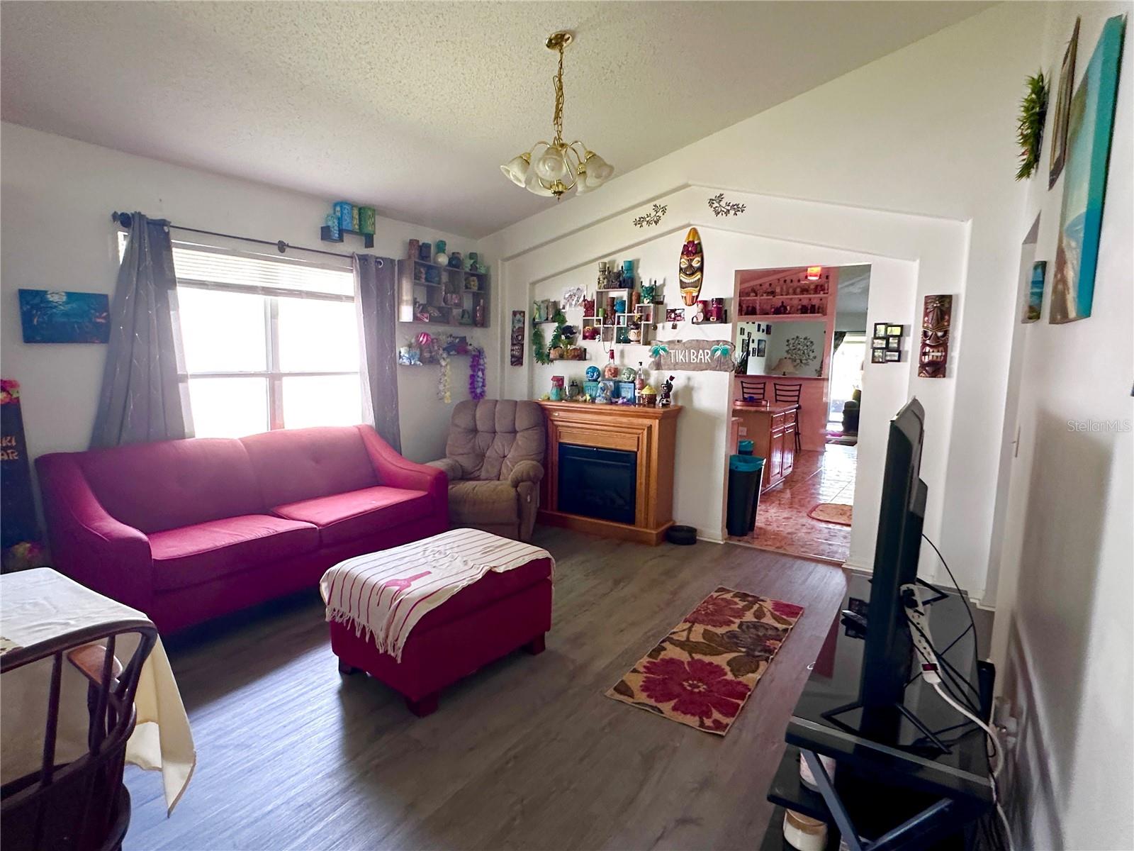 Image 4 of 24 For 603 Reston Place