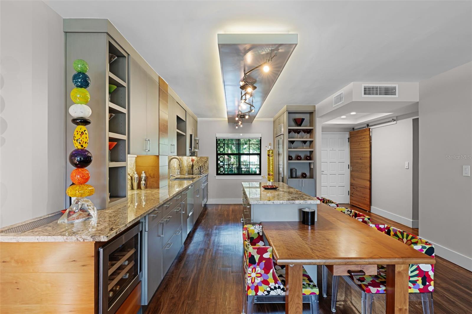 Image 17 of 51 For 100 Interlachen Avenue 204d