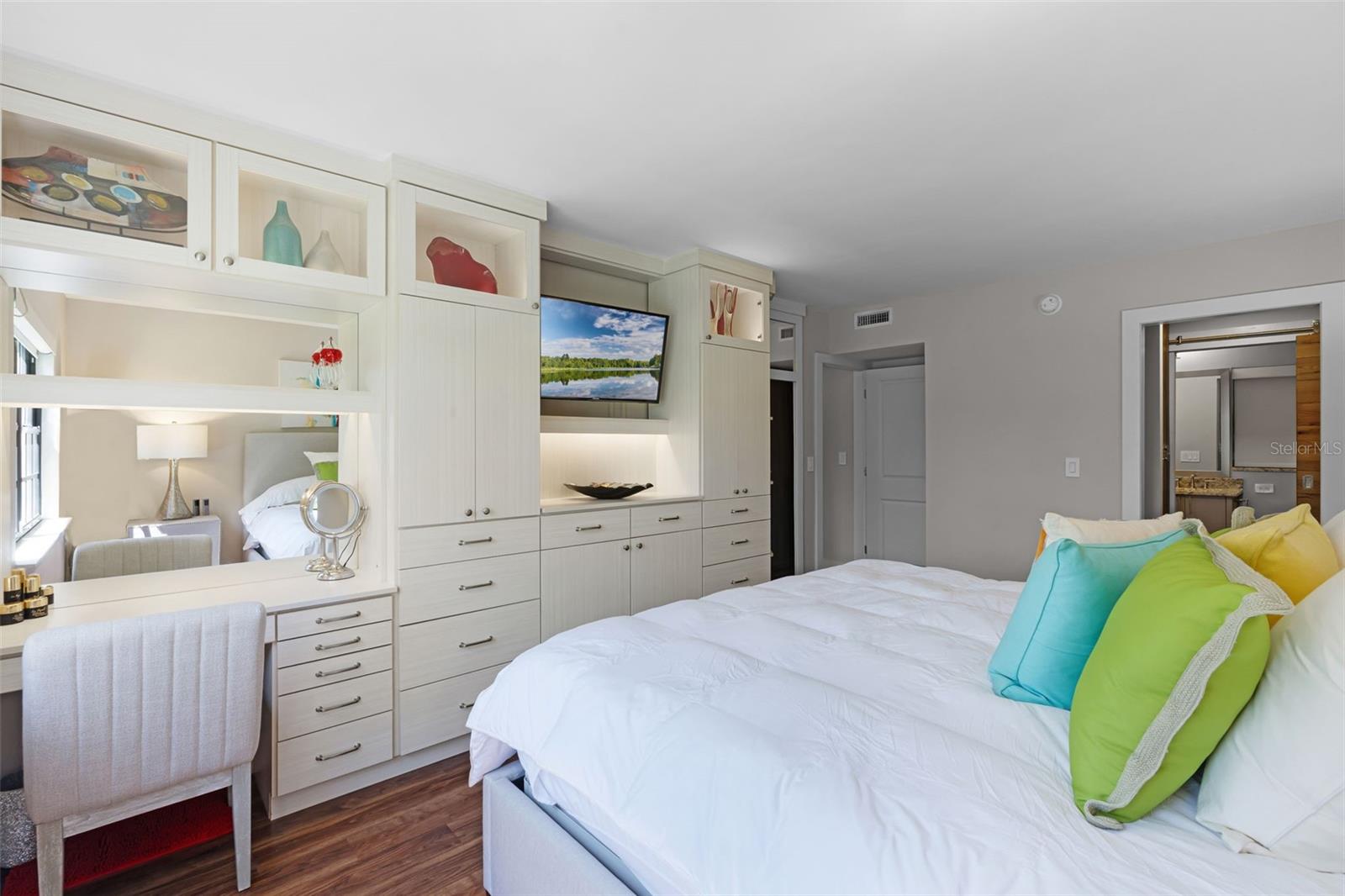 Image 32 of 51 For 100 Interlachen Avenue 204d