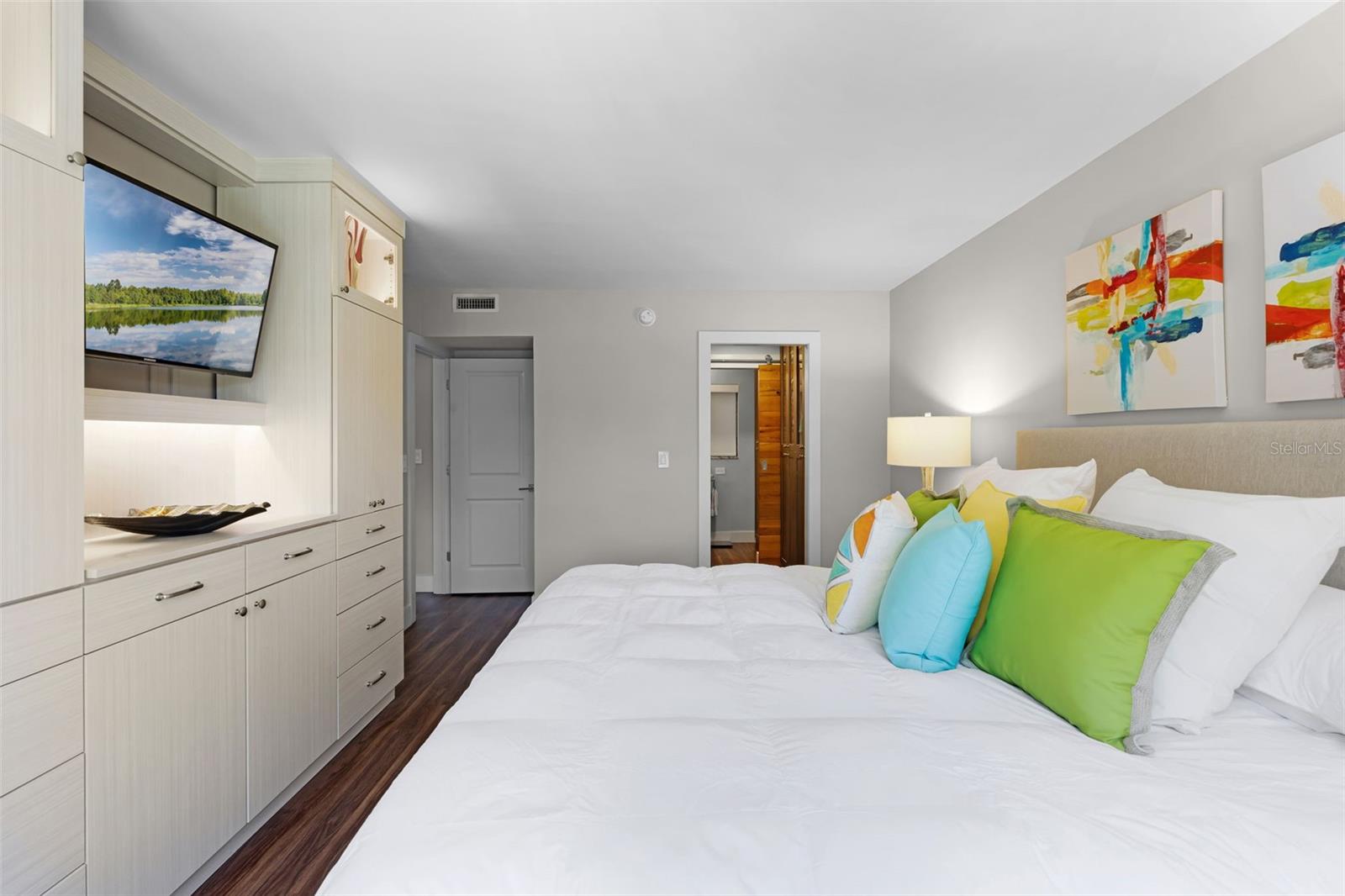 Image 34 of 51 For 100 Interlachen Avenue 204d