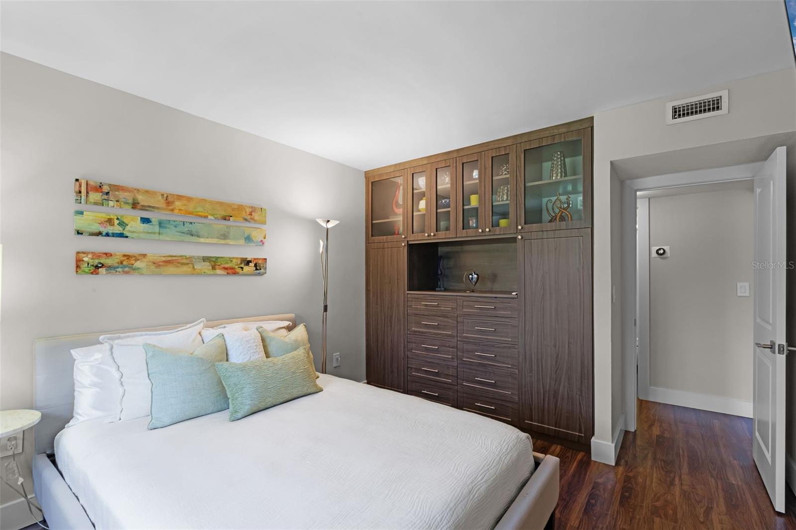 Image 39 of 51 For 100 Interlachen Avenue 204d
