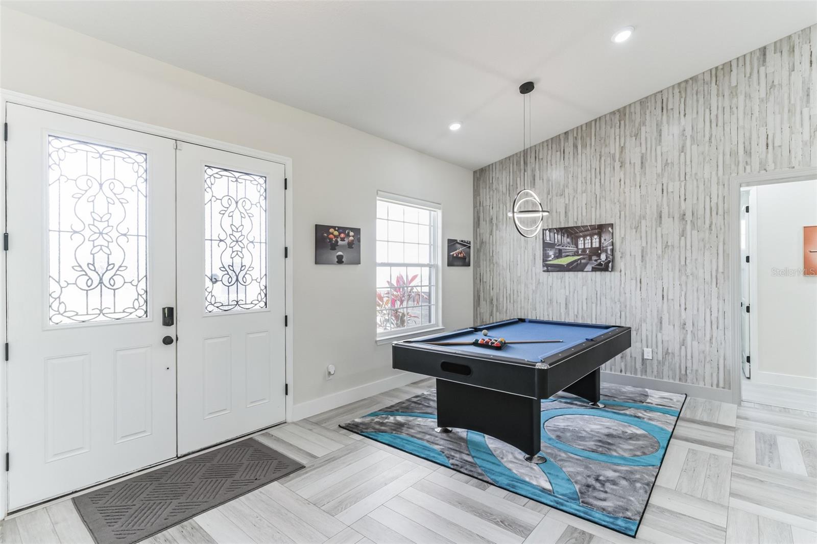 Image 2 of 30 For 2943 Decker Avenue