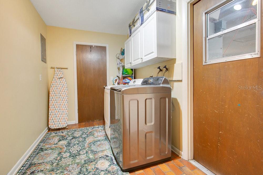 Image 20 of 38 For 5867 Cove Drive