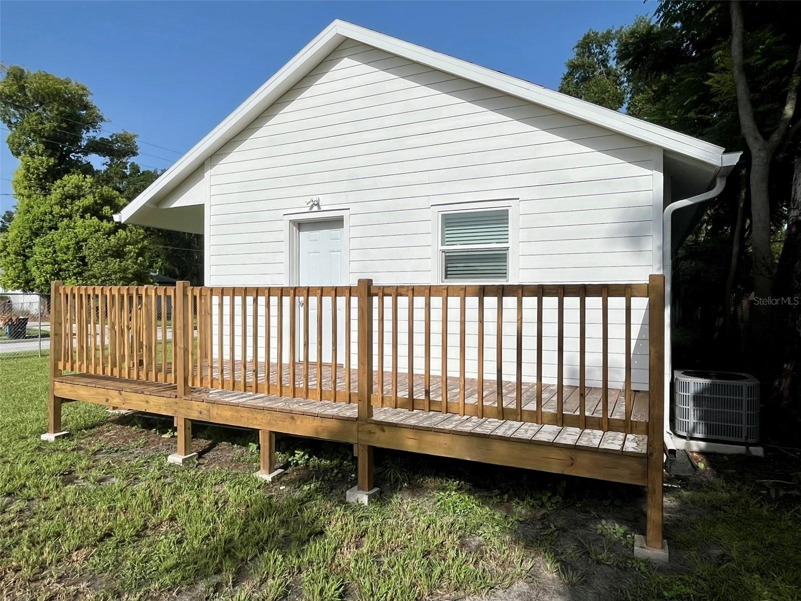 Image 15 of 16 For 1521 Nieuport Lane