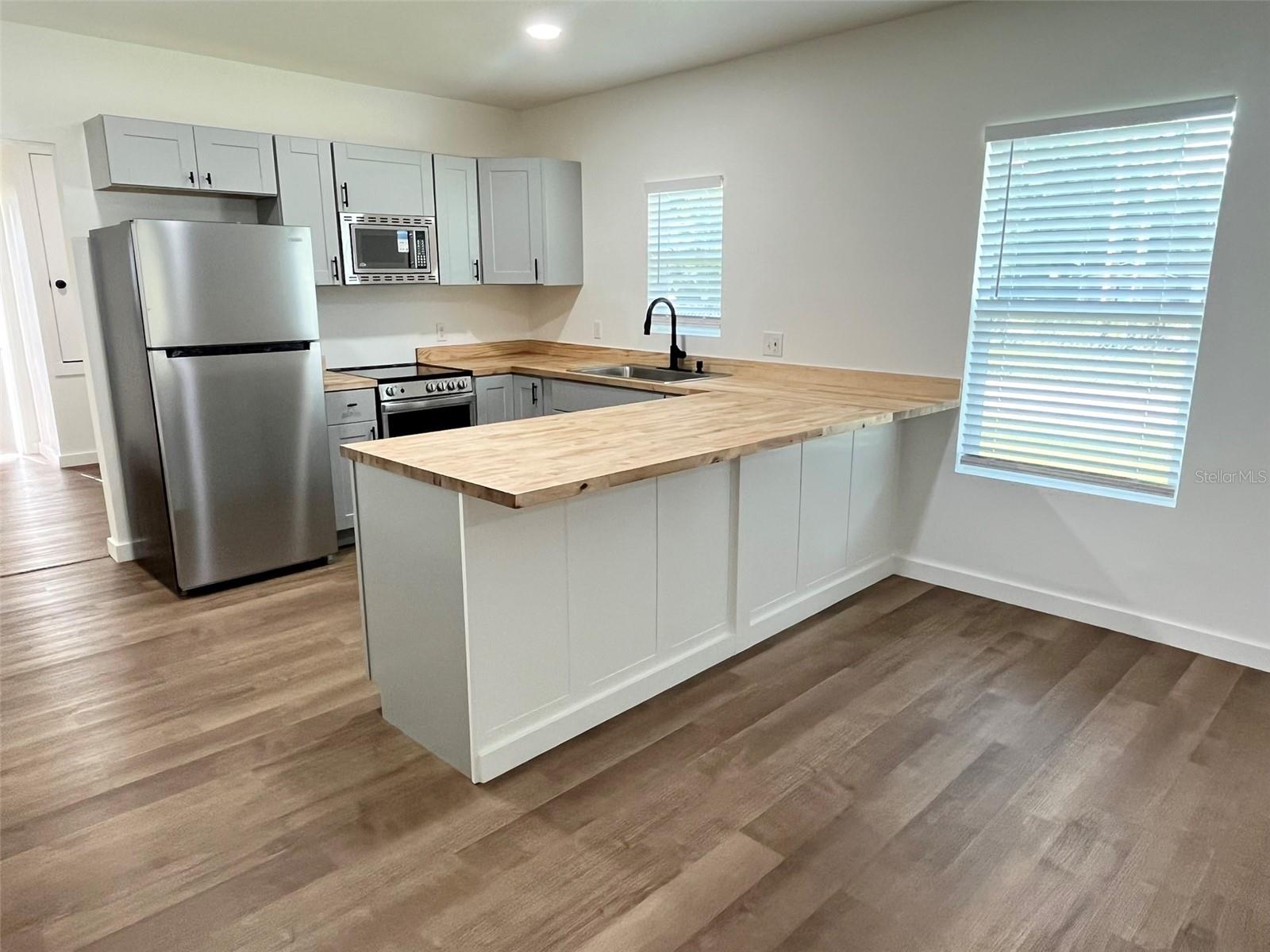 Image 6 of 16 For 1521 Nieuport Lane
