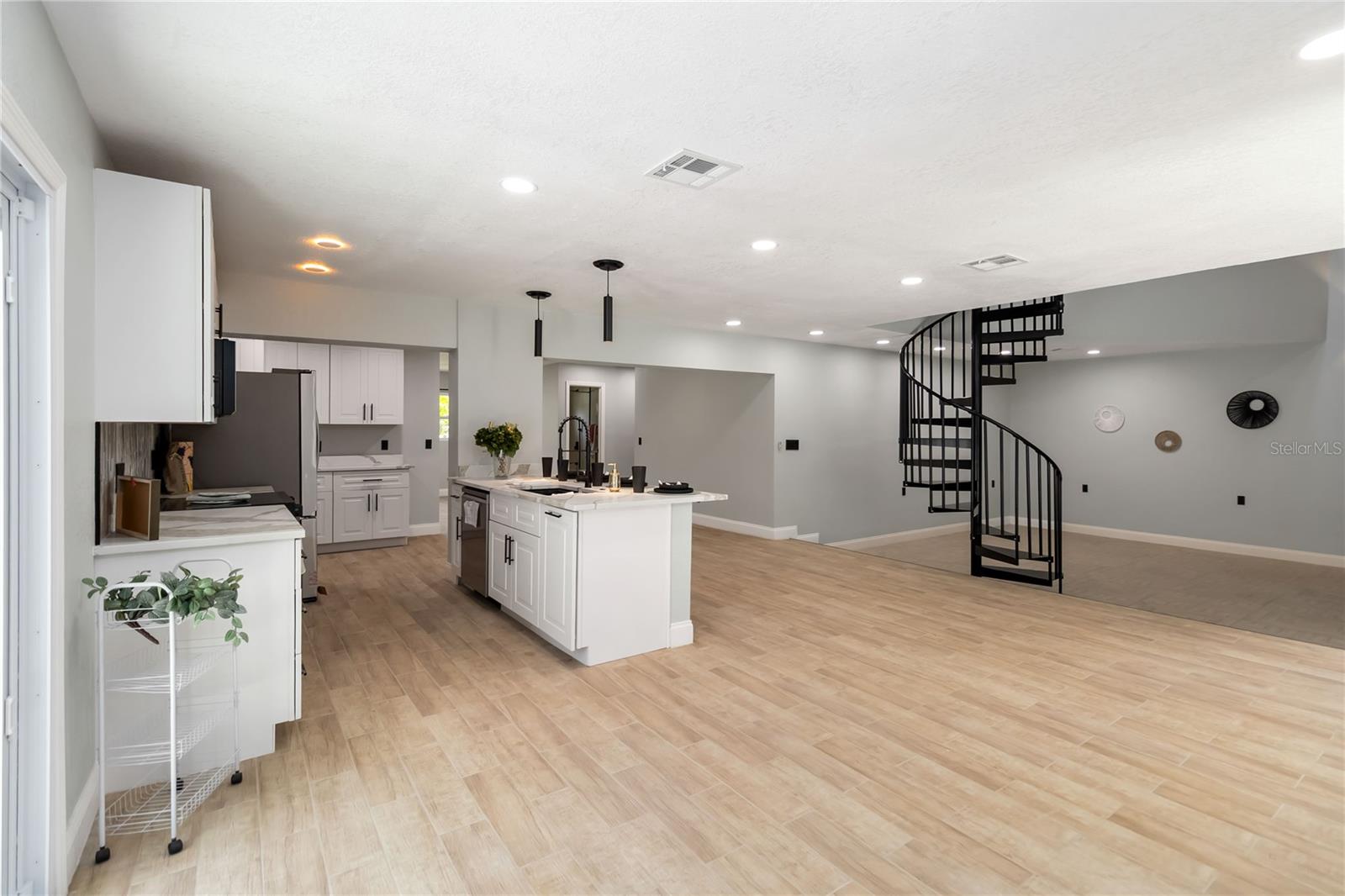 Image 11 of 56 For 2065 La Valley Ln