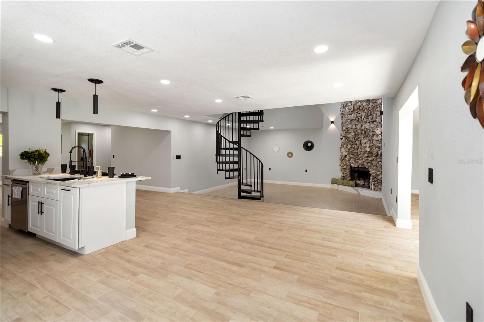 Image 15 of 56 For 2065 La Valley Ln