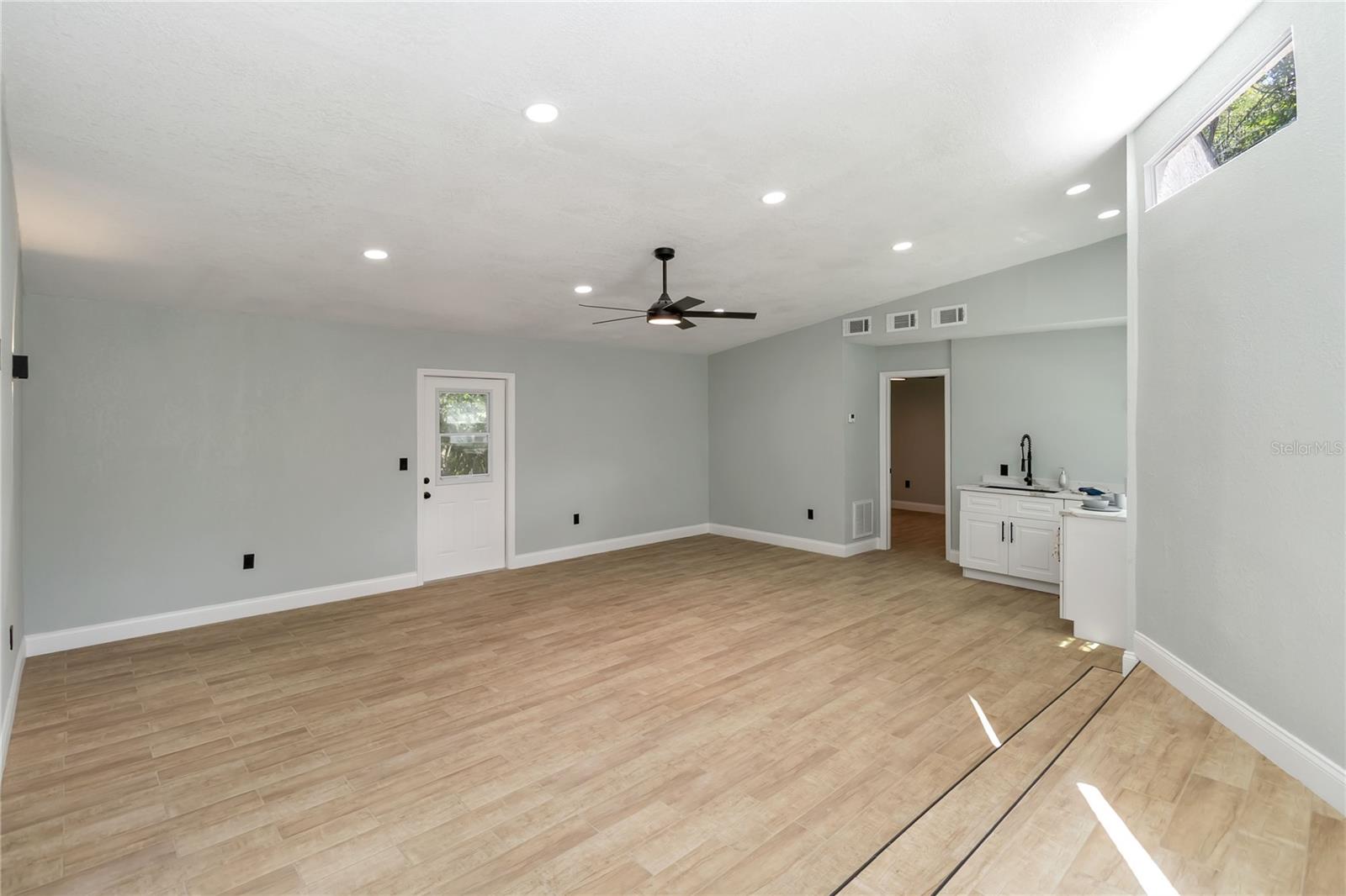 Image 19 of 56 For 2065 La Valley Ln