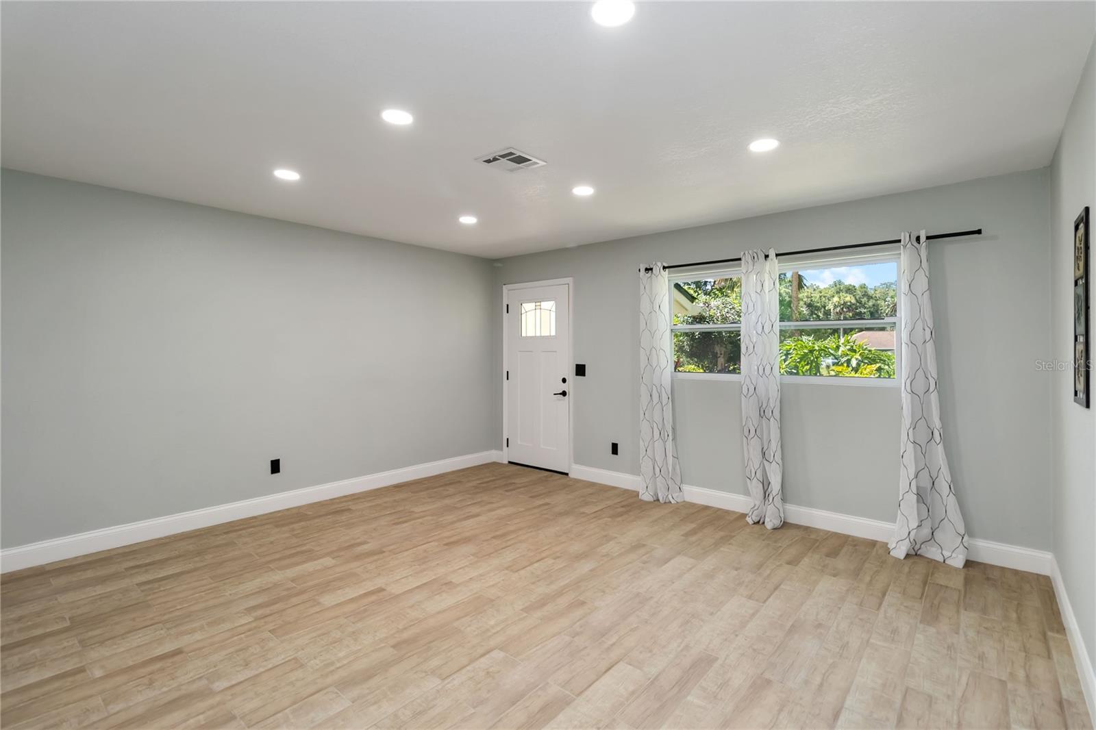 Image 5 of 56 For 2065 La Valley Ln