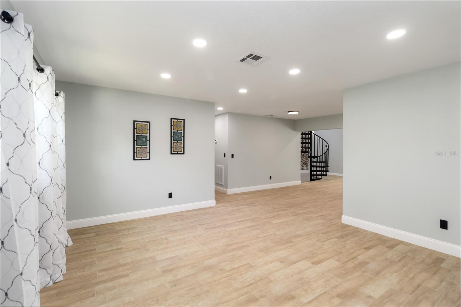 Image 6 of 56 For 2065 La Valley Ln