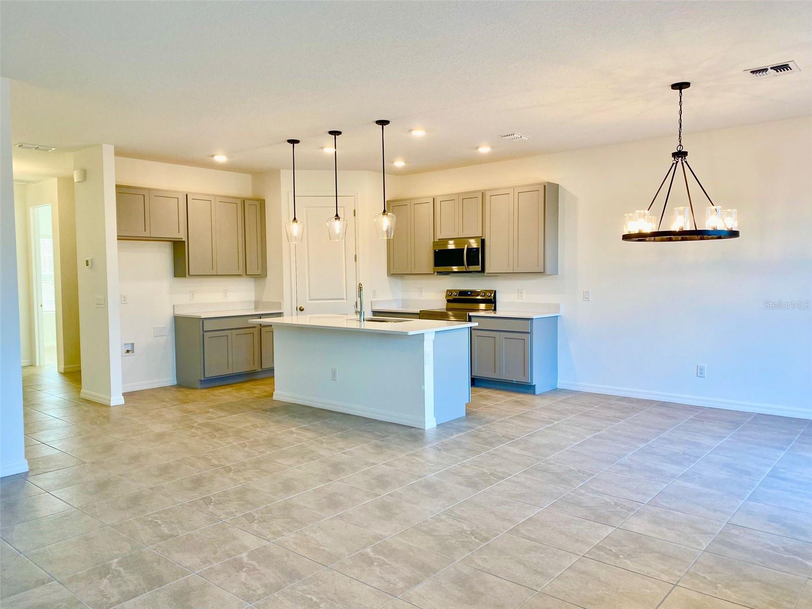 Image 3 of 30 For 2190 Derwent Drive