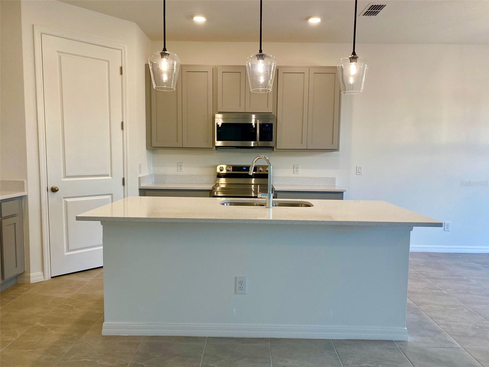 Image 5 of 30 For 2190 Derwent Drive