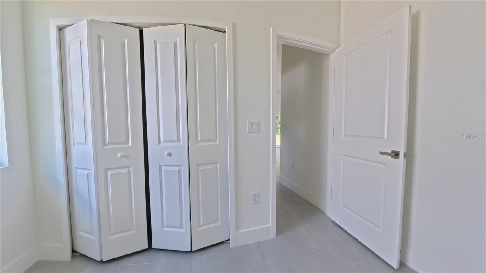 Image 13 of 17 For 20563 Rainbow Lakes Boulevard