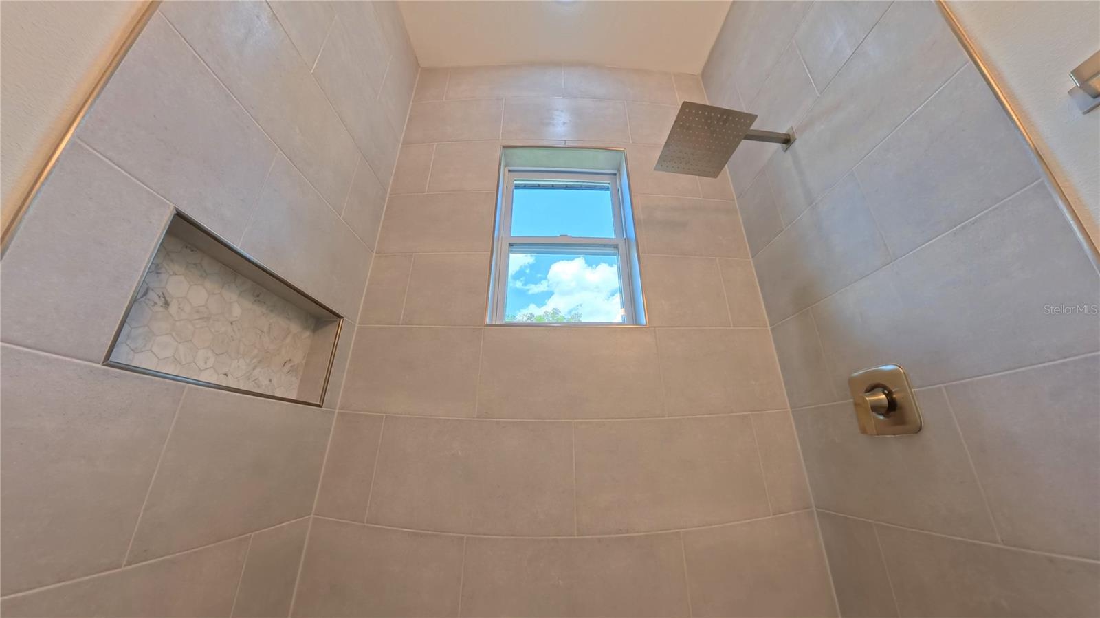 Image 15 of 17 For 20563 Rainbow Lakes Boulevard