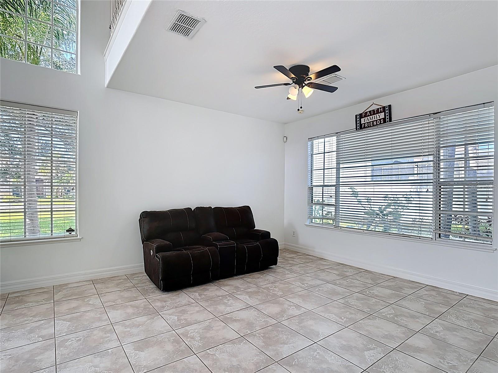 Image 12 of 74 For 2460 The Oaks Boulevard