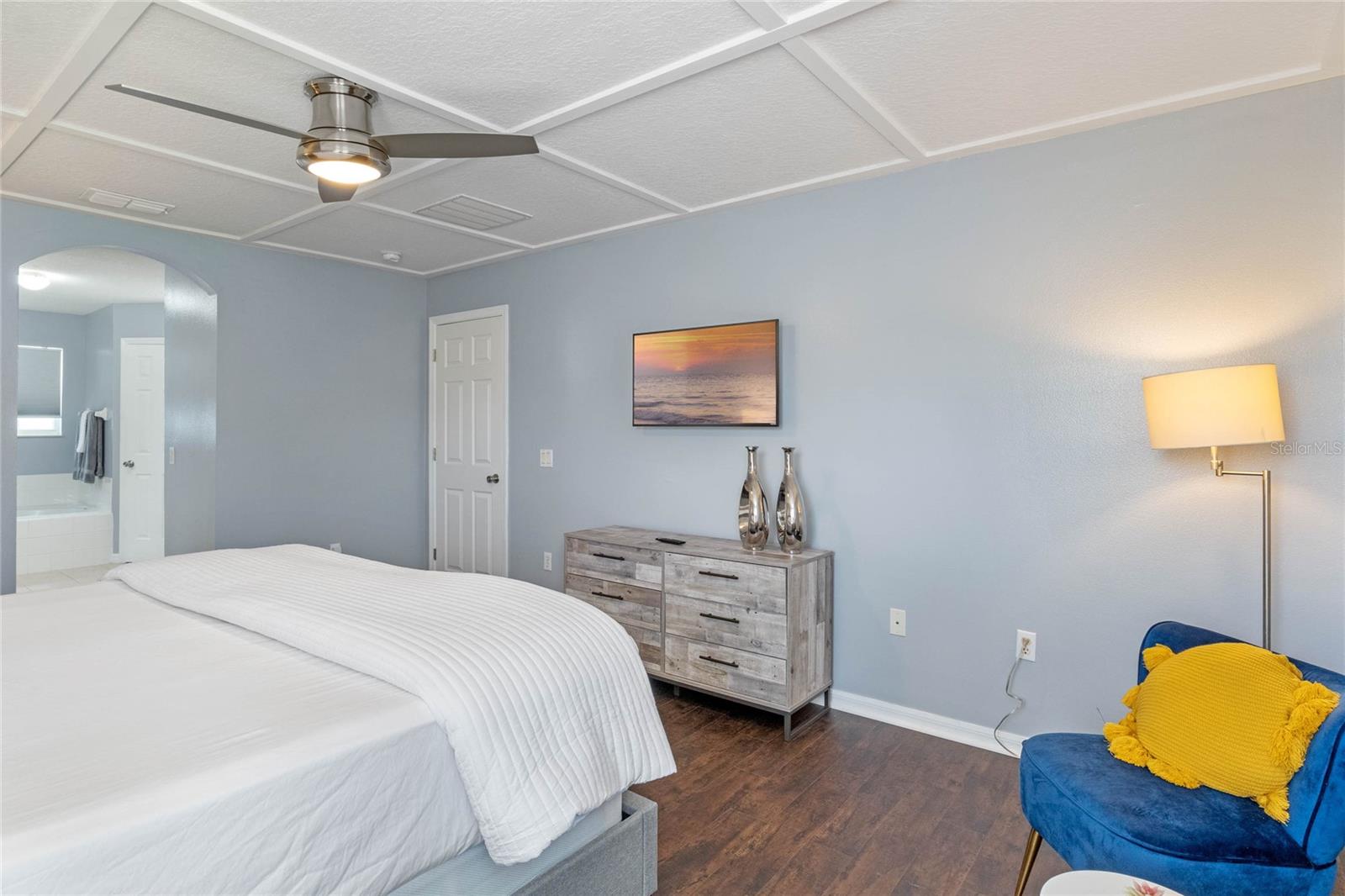 Image 3 of 23 For 817 Highgate Park Boulevard