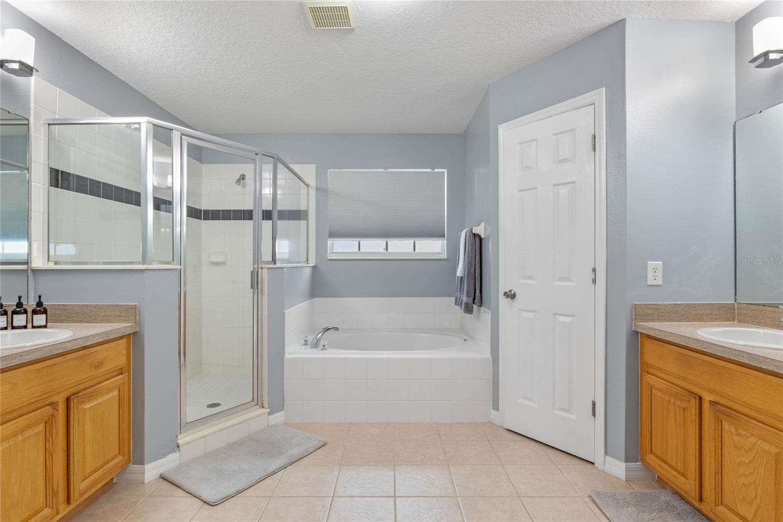 Image 4 of 23 For 817 Highgate Park Boulevard