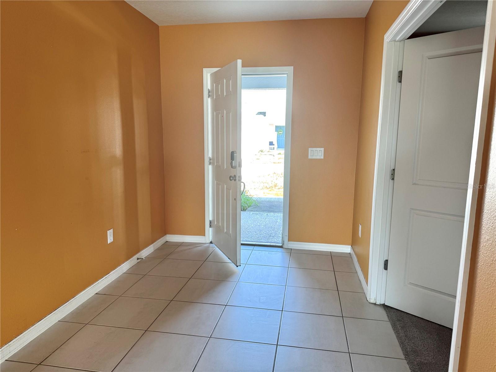 Image 3 of 23 For 564 Meadow Bend Drive