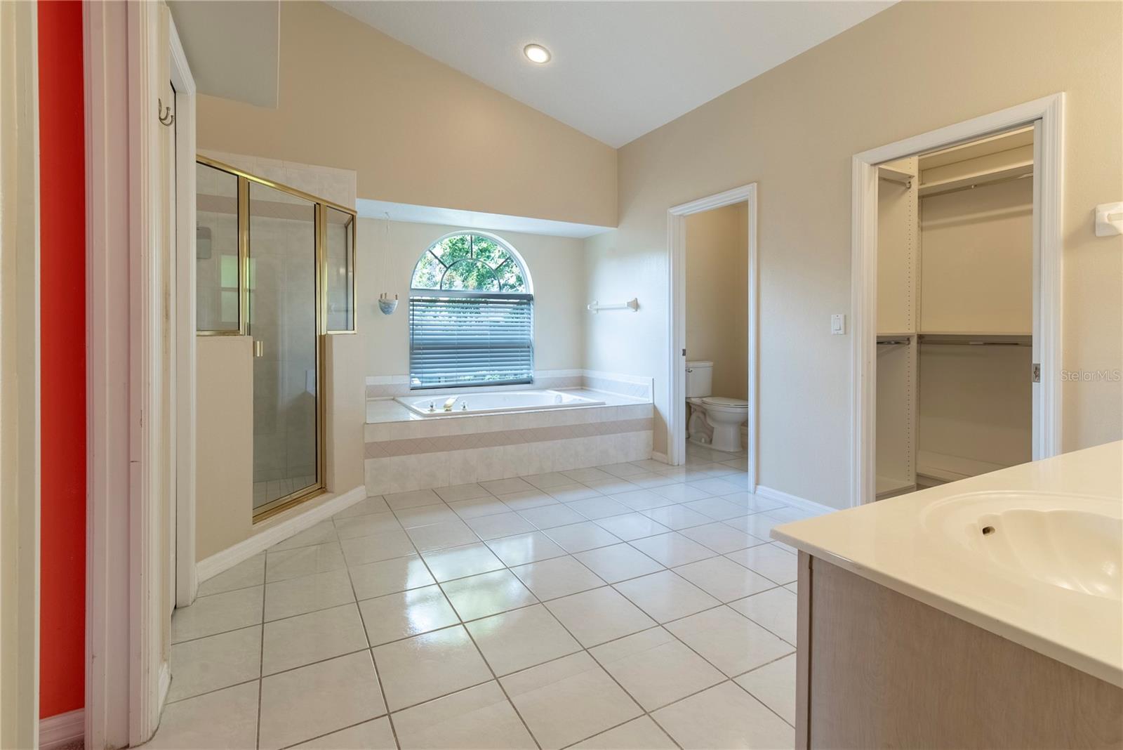 Image 32 of 77 For 941 Bearded Oaks Terrace