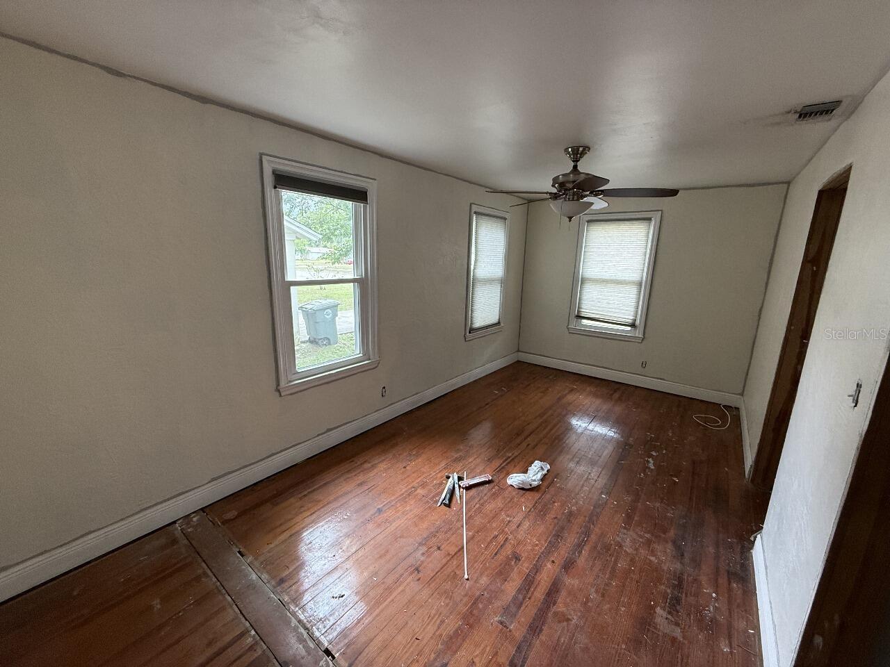Image 10 of 13 For 239 Seneca Boulevard