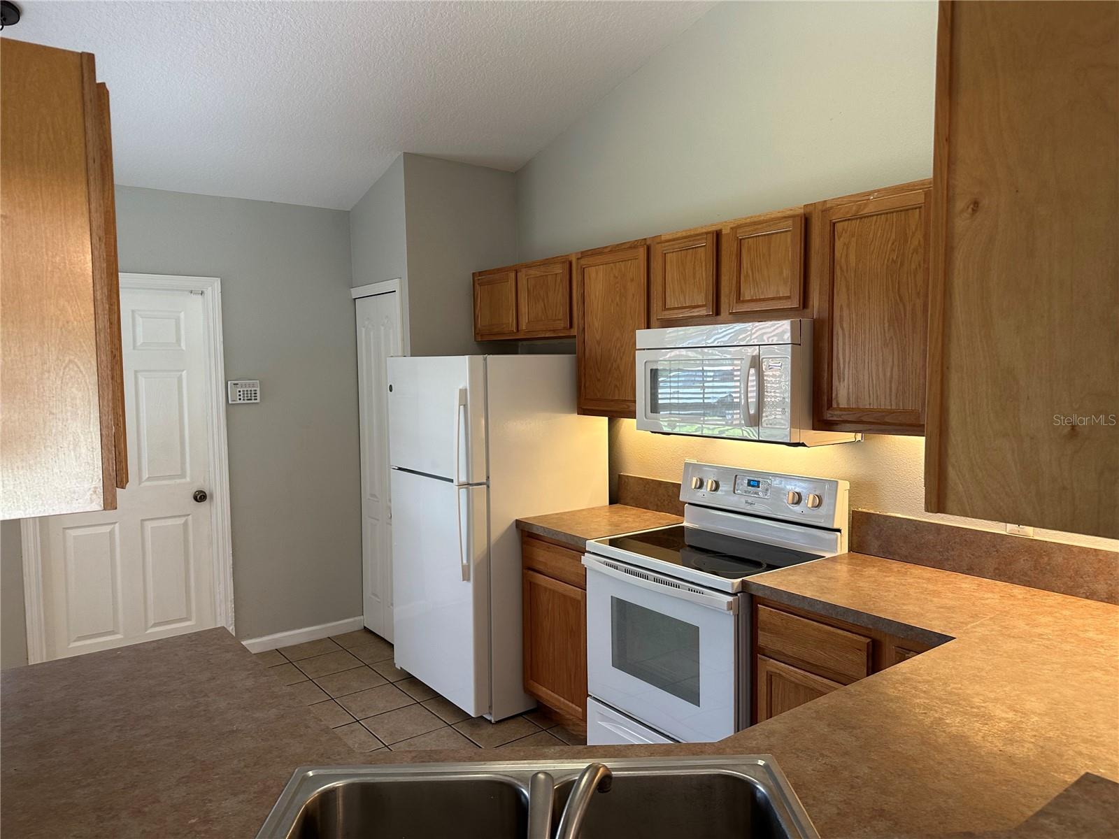 Image 6 of 16 For 9923 Dean Acre Drive