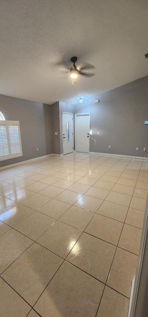 Image 10 of 26 For 458 Cadenza Drive