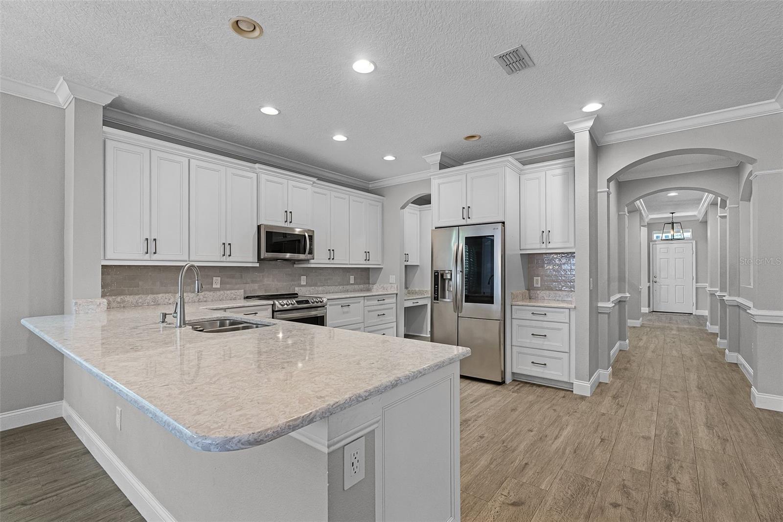 Image 4 of 70 For 12524 Aldershot Lane