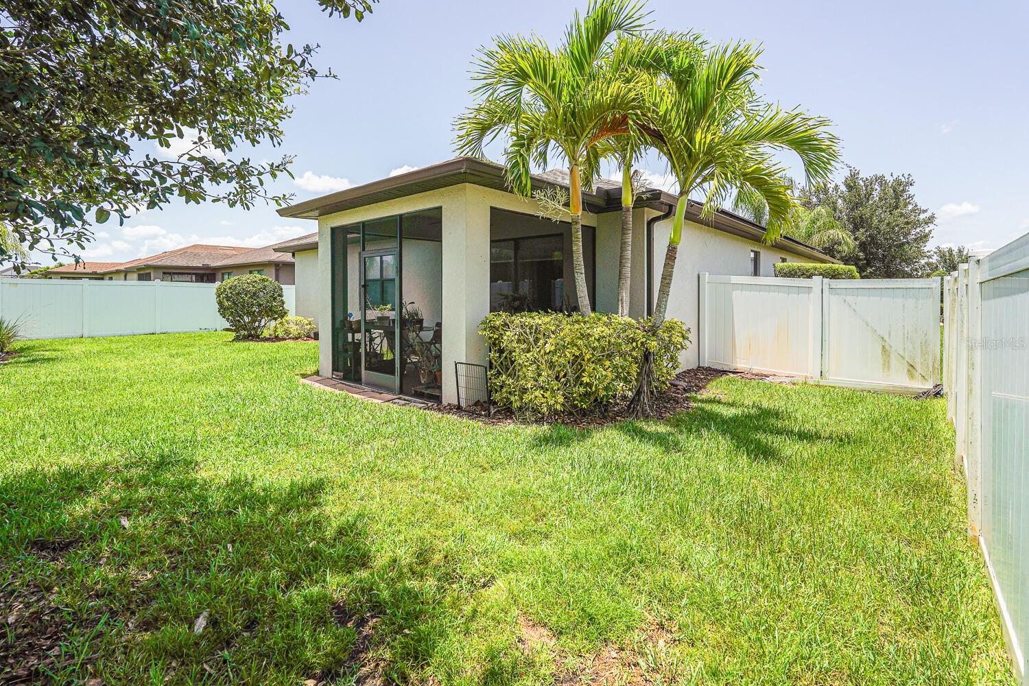 Image 4 of 27 For 2647 Running Oak Court