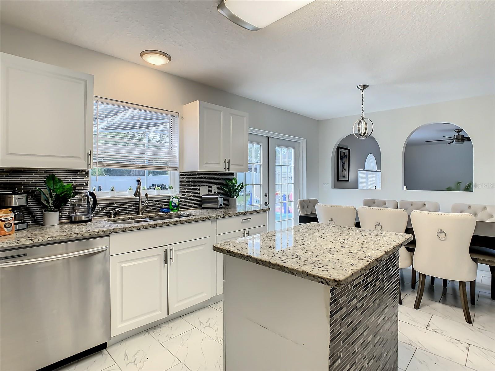 Image 10 of 81 For 896 Humphrey Boulevard
